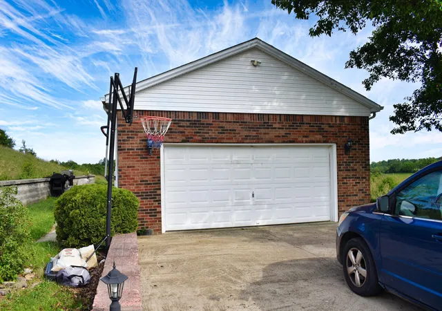 Photo 3 of Single family home for sale at 287 Logan Lick Rd, Winchester, KY 40391 | MLS# 26011126 | Listing updated on 2026-08-03