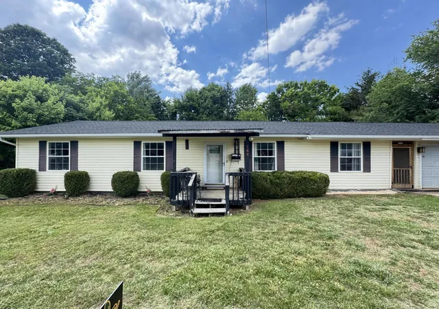 Homes for sale in Monticello, KY | 183 Vine St, Monticello, KY 42633 | MLS# 26011121
