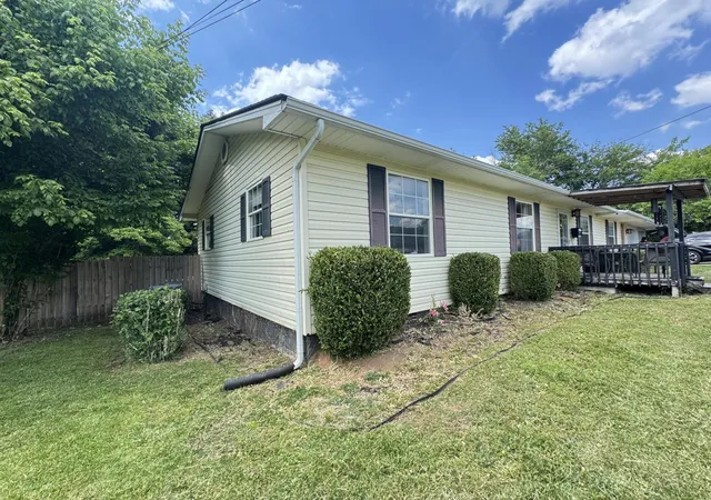 Homes for sale in Monticello, KY | 183 Vine St, Monticello, KY 42633 | MLS# 26011121