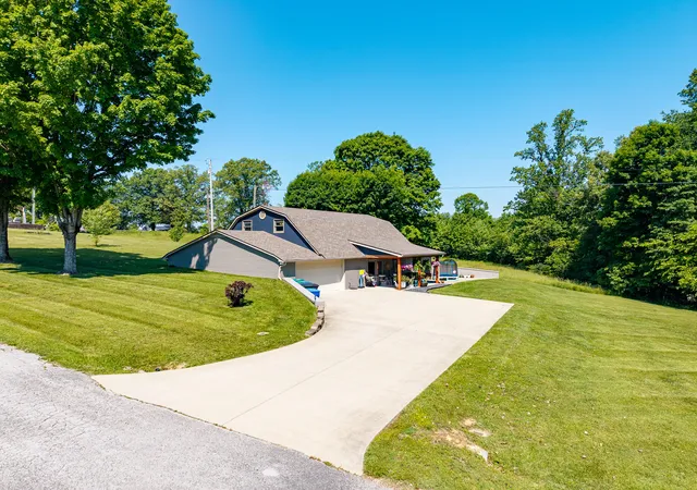 5th image of 160 W Meadow Dr, Nancy, KY 42544 | MLS# 26011155