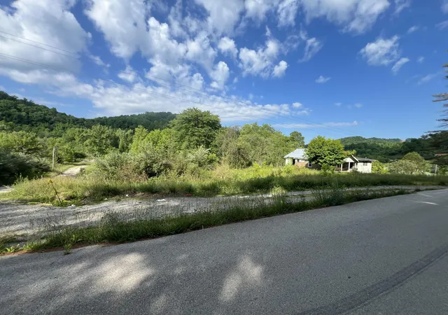 Homes for sale in Corbin, KY | 8155 Ky-6, Corbin, KY 40701 | MLS# 26011200
