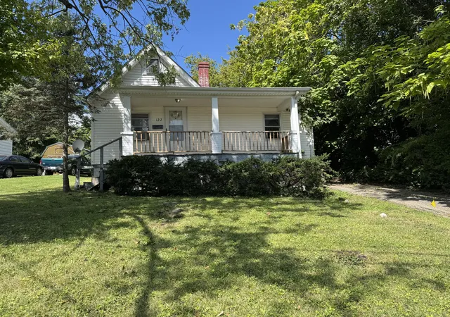 Photo 1 of Single family home for sale at 122 N Magnolia St, Harrodsburg, KY 40330 | MLS# 26011728 | Listing updated on 2026-08-27