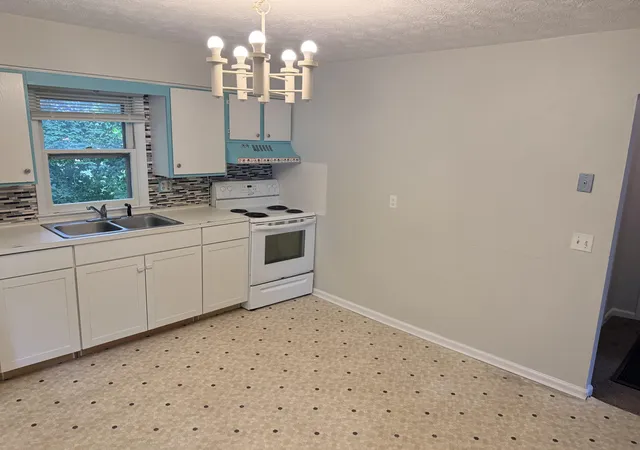 Photo 2 of Single family home for sale at 122 N Magnolia St, Harrodsburg, KY 40330 | MLS# 26011728 | Listing updated on 2026-08-27