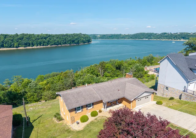1st image of 235 Lakeview Dr, Somerset, KY 42503 | MLS# 26011342