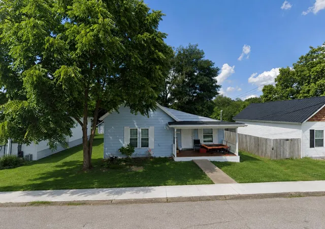 Photo 1 of Single family home for sale at 319 E Office St, Harrodsburg, KY 40330 | MLS# 26011727 | Listing updated on 2026-08-27