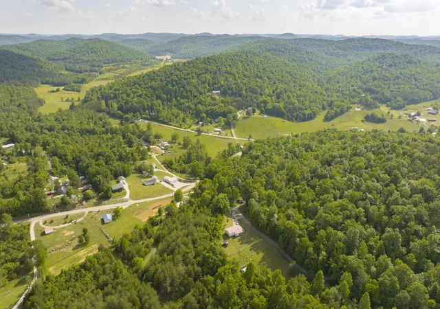 Homes for sale in Monticello, KY | 82 Abbott Broadhurst Rd, Monticello, KY 42633 | MLS# 26011394