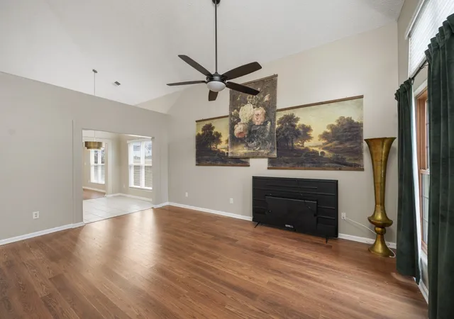 Photo 3 of Single family home for sale at 2917 Sandersville Rd, Lexington, KY 40511 | MLS# 26011262 | Listing updated on 2026-06-02