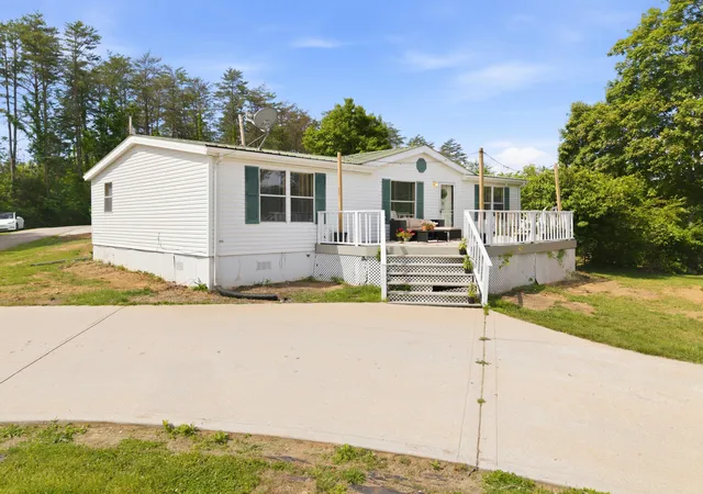 Homes for sale in Burnside, KY | 21 Pear Tree Ln, Burnside, KY 42519 | MLS# 26011341