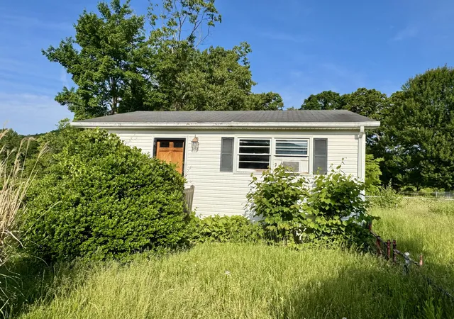 Photo 2 of Single family home for sale at 2171 Scaffold Cane Rd, Berea, KY 40403 | MLS# 26011319 | Listing updated on 2026-05-19
