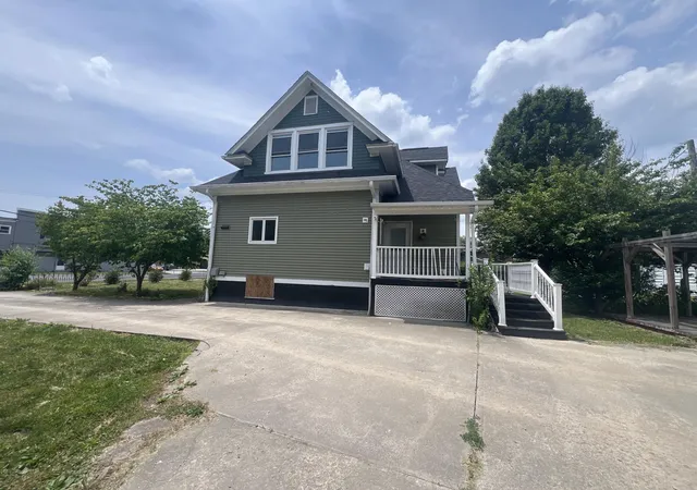 Homes for sale in Middlesboro, KY | 215 S 21St St, Middlesboro, KY 40965 | MLS# 26011288