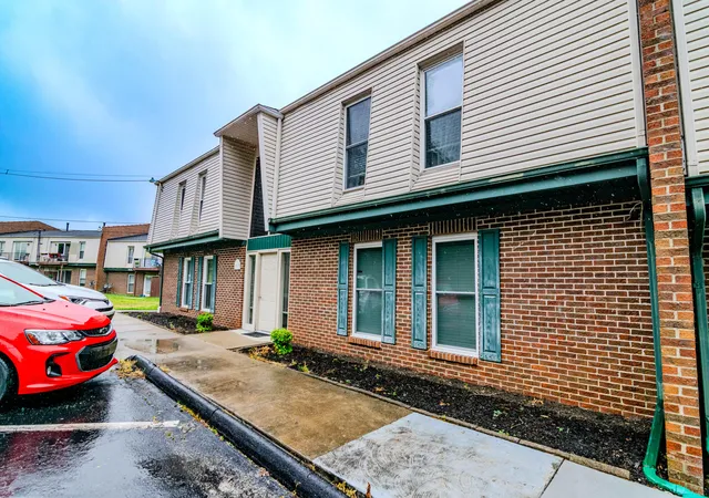 Homes for sale in Frankfort, KY | 1310 Louisville Road, Frankfort, KY 40601 | Houzeo