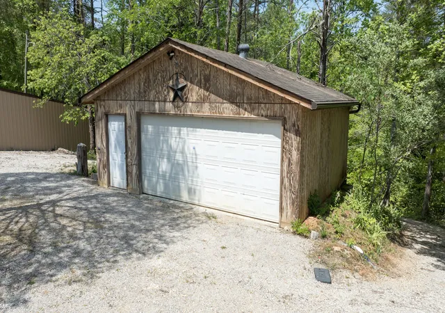 Photo 4 of Single family home for sale at 2040 Echo Point Rd, Bronston, KY 42518 | MLS# 26011321 | Listing updated on 2026-08-31