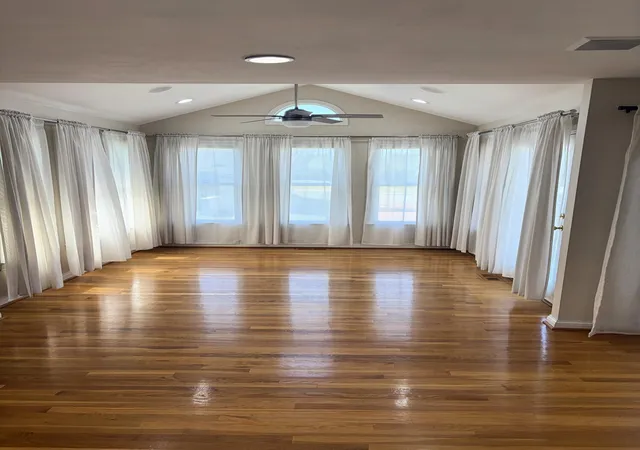 Photo 4 of Single family home for sale at 1336 Glenview Dr, Lexington, KY 40514 | MLS# 26011407 | Listing updated on 2026-09-07