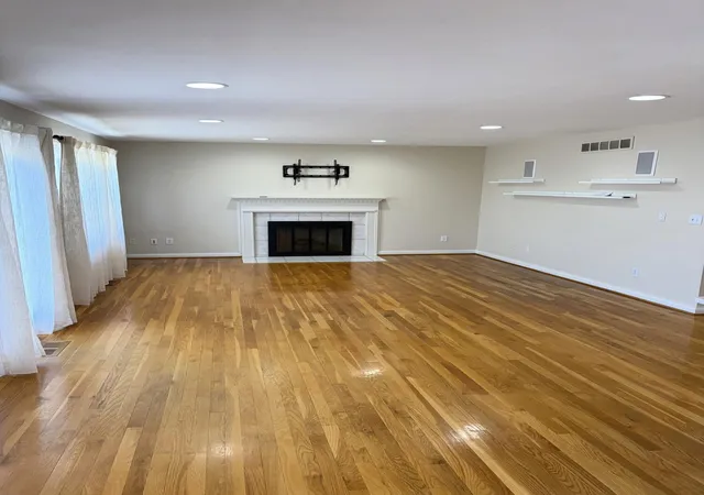 Photo 3 of Single family home for sale at 1336 Glenview Dr, Lexington, KY 40514 | MLS# 26011407 | Listing updated on 2026-09-07