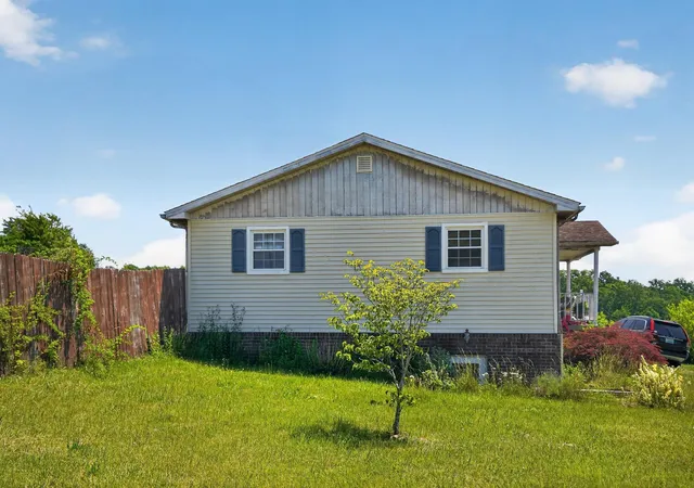 Photo 3 of Sale Pending at 530 Heaton Frd Rd, Science Hill, KY 42553 | MLS# 26011500 | Listing updated on 2026-06-15