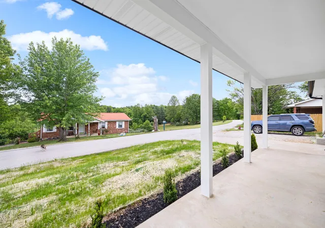 Homes for sale in Beattyville, KY | 160 Mays Subdivision Rd, Beattyville, KY 41311 | MLS# 26011682