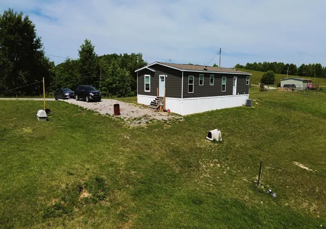 Homes for sale in Somerset, KY | 1090 Adkins Arthur Rd, Somerset, KY 42501 | MLS# 26011669