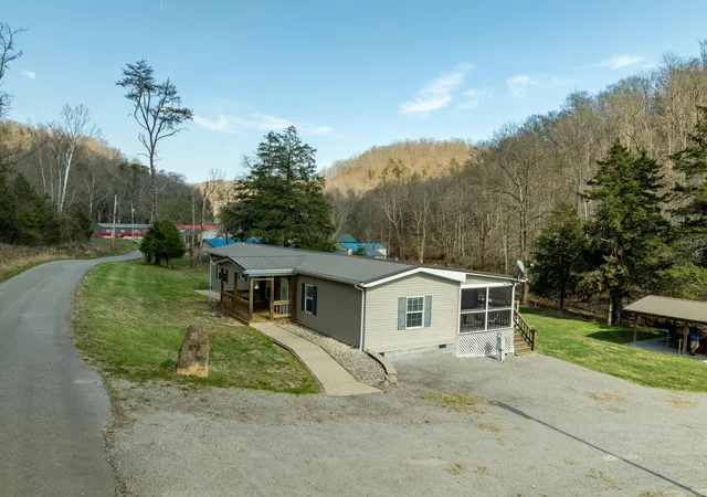 Homes for sale in Jamestown, KY | 570 Little Indian Dr Dr, Jamestown, KY 42629 | MLS# 26011404