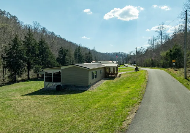 Homes for sale in Jamestown, KY | 570 Little Indian Dr Dr, Jamestown, KY 42629 | MLS# 26011404