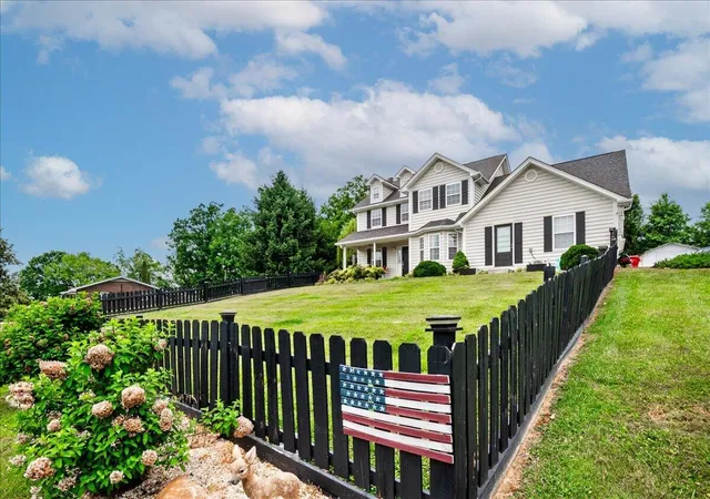 Homes for sale in Corbin, KY | 129 Ridge Point Ln, Corbin, KY 40701 | MLS# 26011642