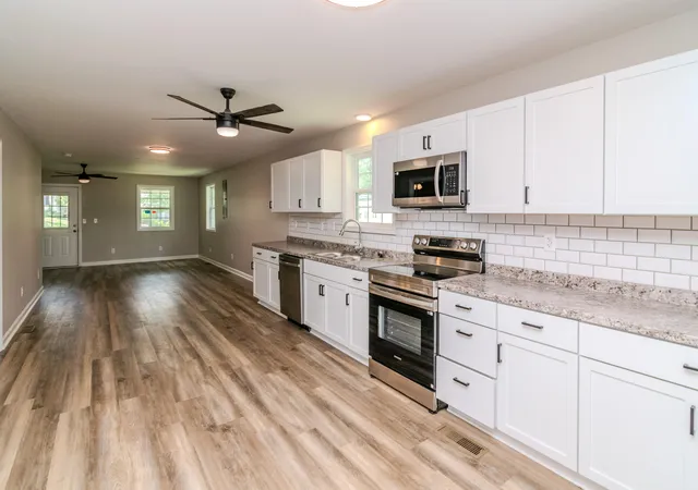 Homes for sale in Lawrenceburg, KY | 321 E Woodford St, Lawrenceburg, KY 40342 | MLS# 26011545