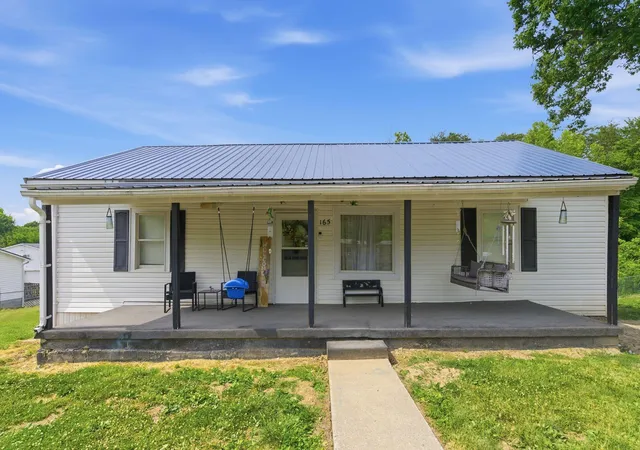 Homes for sale in Irvine, KY | 165 Sugar Hollow Rd, Irvine, KY 40336 | MLS# 26011441