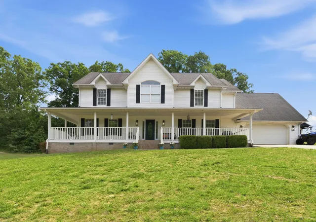 Homes for sale in Somerset, KY | 250 Shadow Oak Dr, Somerset, KY 42503 | MLS# 26011616