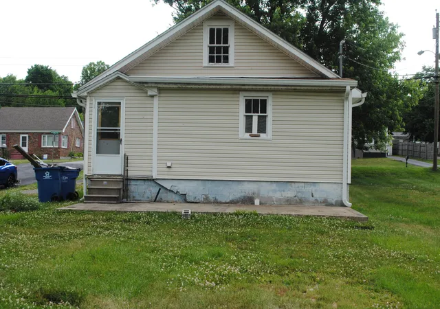 3rd image of 309 Baughman Ave, Danville, KY 40422 | MLS# 26011501