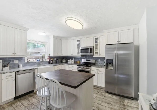 Photo 2 of Single family home for sale at 182 Bassett Ave, Lexington, KY 40502 | MLS# 26011512 | Listing updated on 2026-05-21