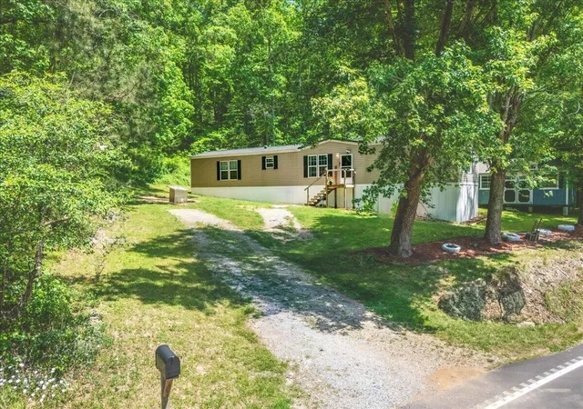 Homes for sale in Manchester, KY | 1380 State Hwy 472, Manchester, KY 40962 | MLS# 26011771