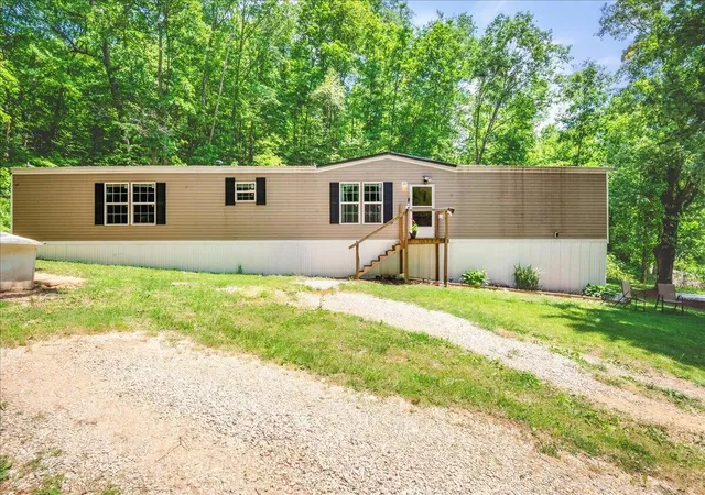 Homes for sale in Manchester, KY | 1380 State Hwy 472, Manchester, KY 40962 | MLS# 26011771