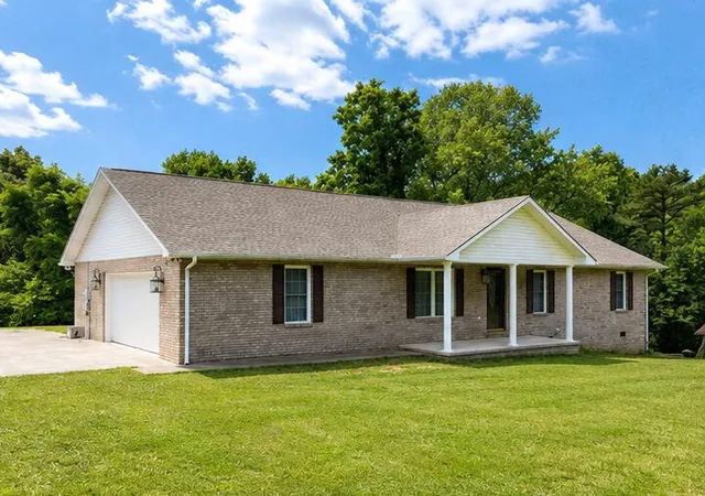 Homes for sale in Corbin, KY | 229 Cherry Ave, Corbin, KY 40701 | MLS# 26011567