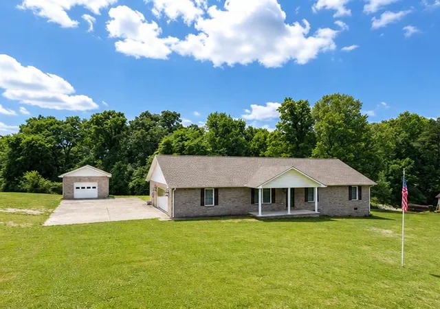 Homes for sale in Corbin, KY | 229 Cherry Ave, Corbin, KY 40701 | MLS# 26011567