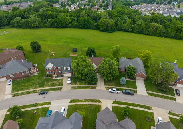 Homes for sale in Georgetown, KY | 137 Inverness Dr, Georgetown, KY 40324 | MLS# 26011559