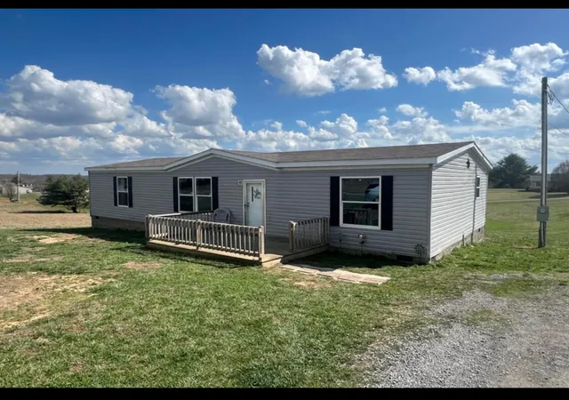 Homes for sale in Jamestown, KY | 131 Lawless Ln, Jamestown, KY 42629 | MLS# 26011565