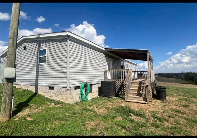 Homes for sale in Jamestown, KY | 131 Lawless Ln, Jamestown, KY 42629 | MLS# 26011565