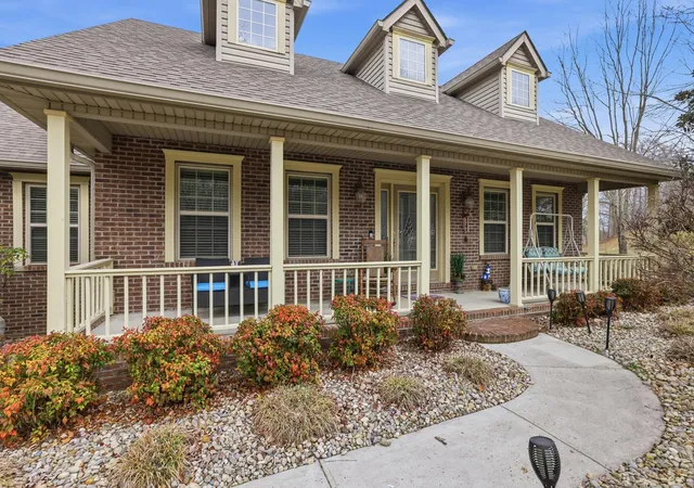 Photo 2 of Single family home for sale at 312 George St, Somerset, KY 42503 | MLS# 26011584 | Listing updated on 2026-09-13