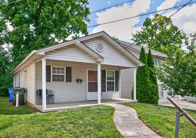 Photo 1 of Sale Pending at 141 Colfax St, Lexington, KY 40508 | MLS# 26011619 | Listing updated on 2026-08-31