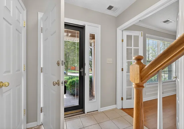 Photo 3 of Sale Pending at 929 Seneca Park, Lexington, KY 40515 | MLS# 26012766 | Listing updated on 2026-08-29
