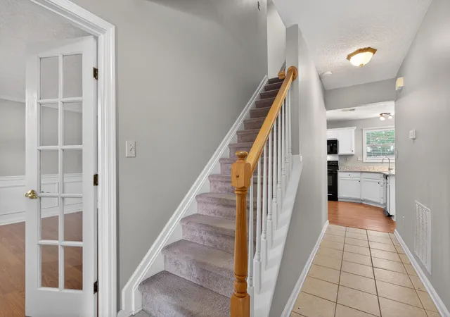 Photo 4 of Sale Pending at 929 Seneca Park, Lexington, KY 40515 | MLS# 26012766 | Listing updated on 2026-08-29