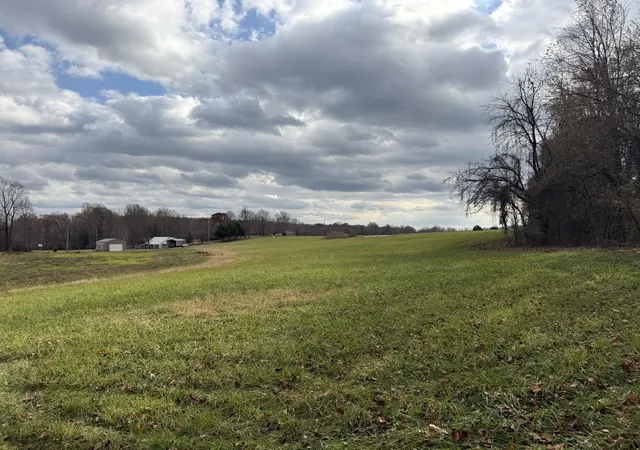 Photo 3 of Sale Pending at 5 French Valley Ct, Russell Springs, KY 42642 | MLS# 26011596 | Listing updated on 2026-06-22