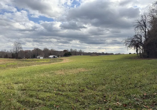 Photo 4 of Sale Pending at 5 French Valley Ct, Russell Springs, KY 42642 | MLS# 26011596 | Listing updated on 2026-06-22
