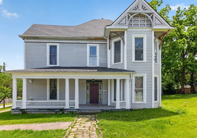 Homes for sale in Winchester, KY | 410 W Lexington Ave, Winchester, KY 40391 | MLS# 26012369