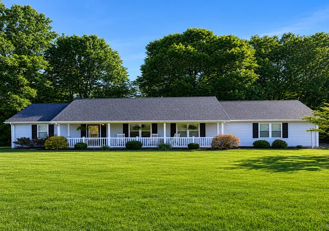 Homes for sale in Russell Springs, KY | 120 Cascade Cir, Russell Springs, KY 42642 | MLS# 26011687