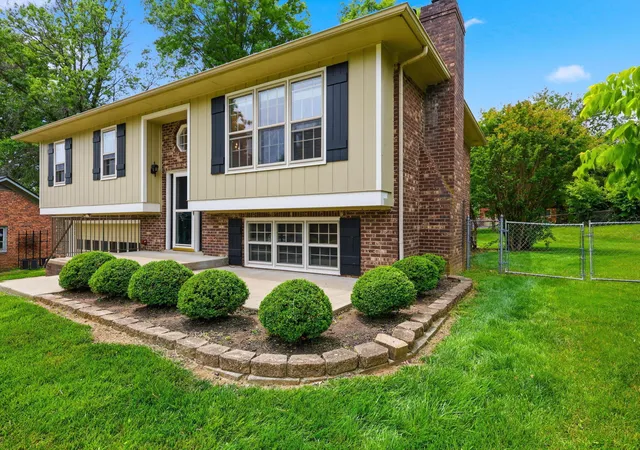 3rd image of 3808 Forsythe Ct, Lexington, KY 40514 | MLS# 26011703