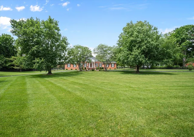 Homes for sale in Shelbyville, KY | 181 Wedgewood Dr, Shelbyville, KY 40065 | MLS# 26011705