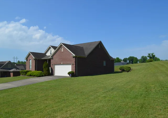 Homes for sale in Corbin, KY | 270 Wildwood Dr, Corbin, KY 40701 | MLS# 26011785