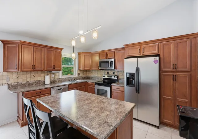 Photo 4 of Single family home for sale at 3917 Crosby Dr, Lexington, KY 40515 | MLS# 26011761 | Listing updated on 2026-10-13