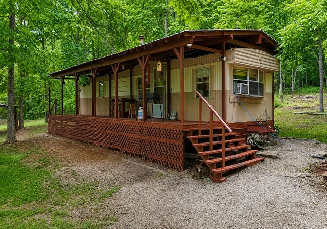 Homes for sale in Monticello, KY | 956 Furnace Mountain Rd, Monticello, KY 42633 | MLS# 26011918