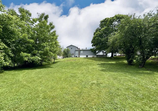 Photo 4 of Single family home for sale at 315 Randolph St, Somerset, KY 42501 | MLS# 26011872 | Listing updated on 2026-07-26